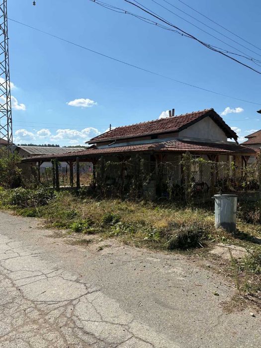 Продава се Къща в Враца, Дъбника - 2000 кв.м за 26 €/кв.м - Снимка #1