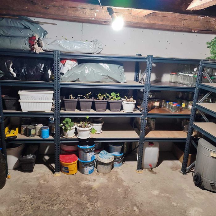 Наличен  Складов стелаж, стелажи за архив, рафтове за гараж метален