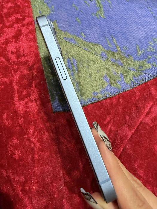 продам айфон базовый 14