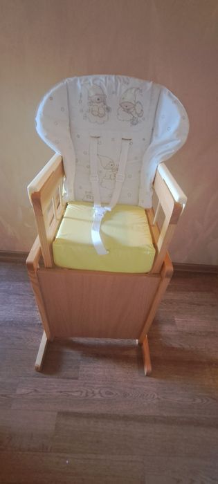 Продам детский стульчик для кормления.