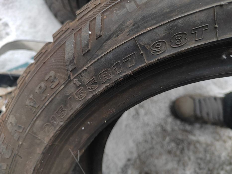 Продам пару зимних шин