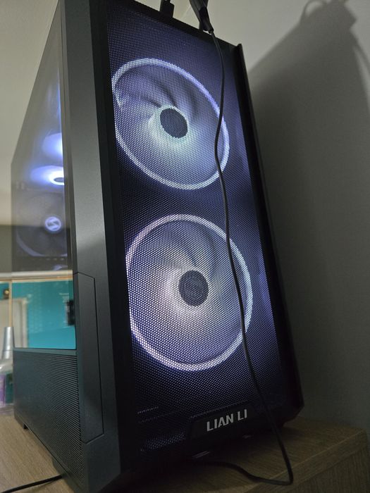 Продавам геймърски компютър i9 14900kf rtx 4070 super в гаранция