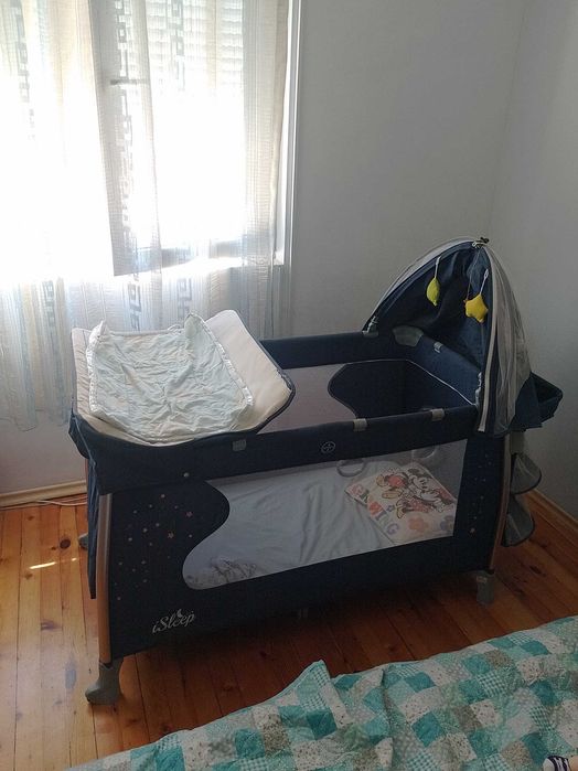 Продавам детско креватче cangaroo