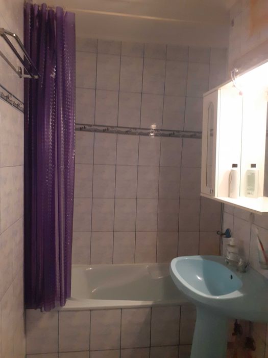 Închiriez apartament