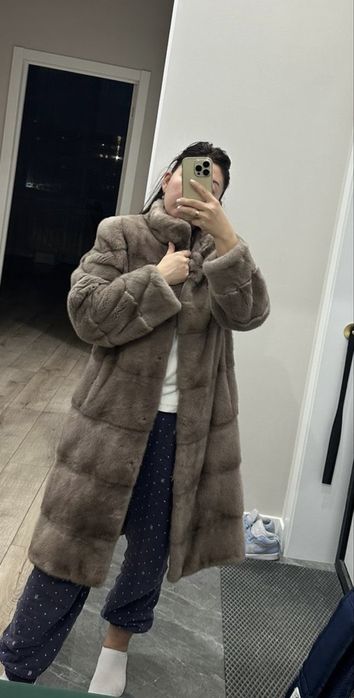 Продам норковую шубу