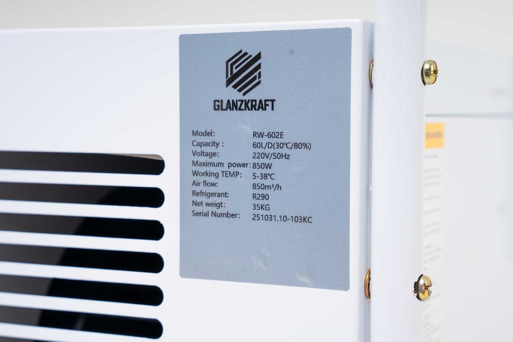 Мощный осушитель воздуха GLANZKRAFT 60 л/сутки