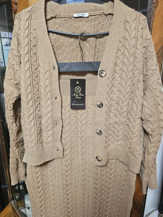 Compleu bluza si fusta