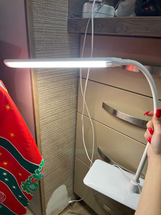 ПРОДАВАМ комплект консумативи за маникюр (без лакове)