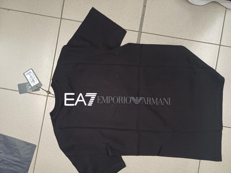 Къси тениски: Емпорио Амрани!