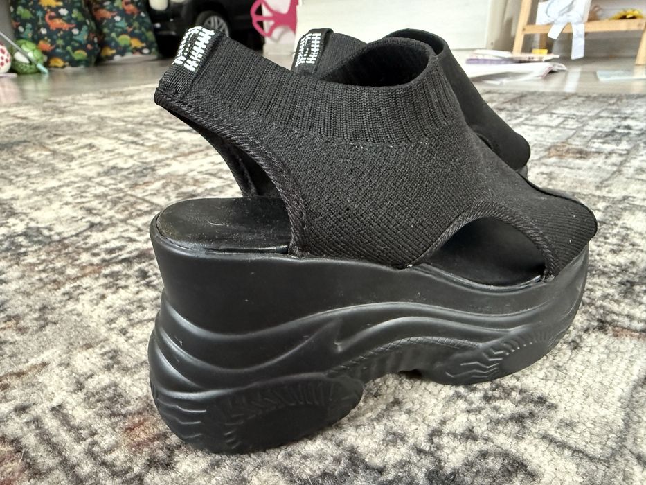 Сандали на платформе