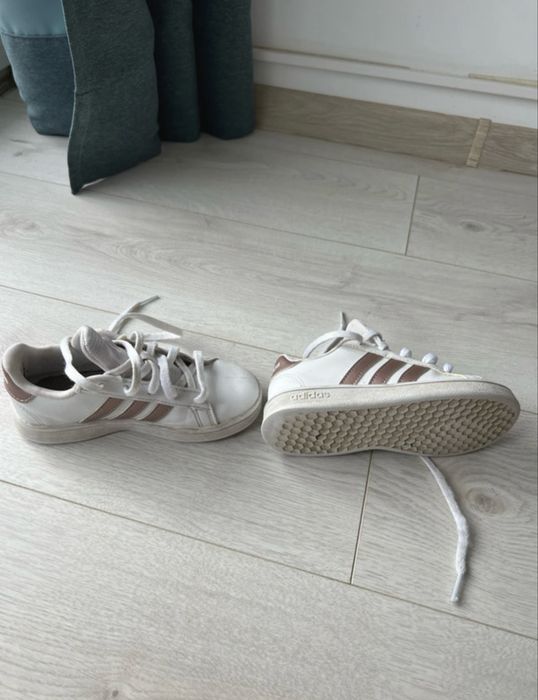 Adidas fete impecabili