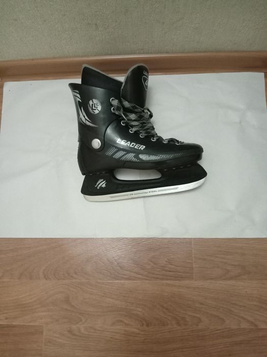 Продам. Мужские коньки.