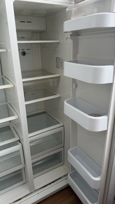 Холодильник Samsung двухдверный