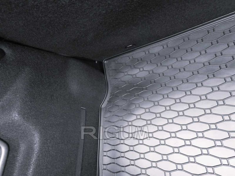 Гумени стелки или багажник PEUGEOT 2008, 208 Пежо от 2012 до 2020 г.