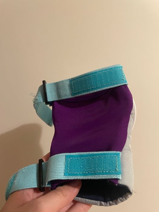 ЧИСТО НОВИ Лакътници