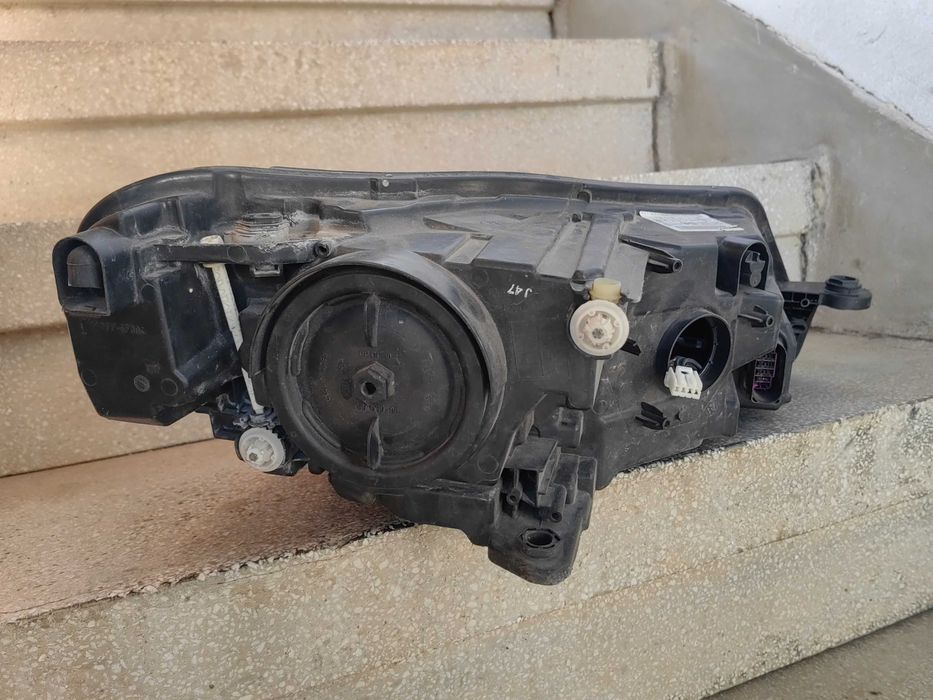 Фар Skoda Superb Bi-Xenon LED ляв / Фар Шкода Суперб Оригинален