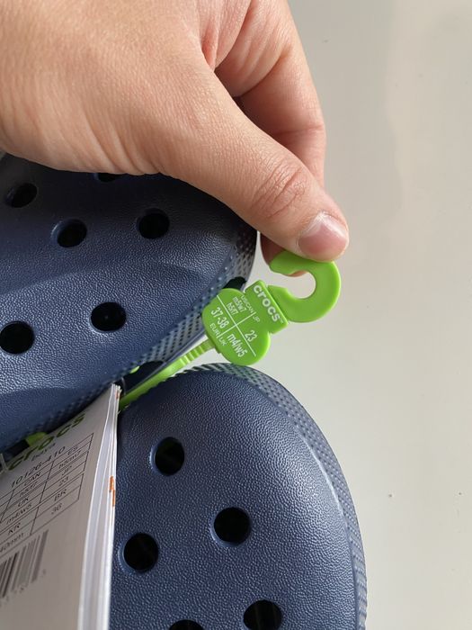 Papuci Crocs baya