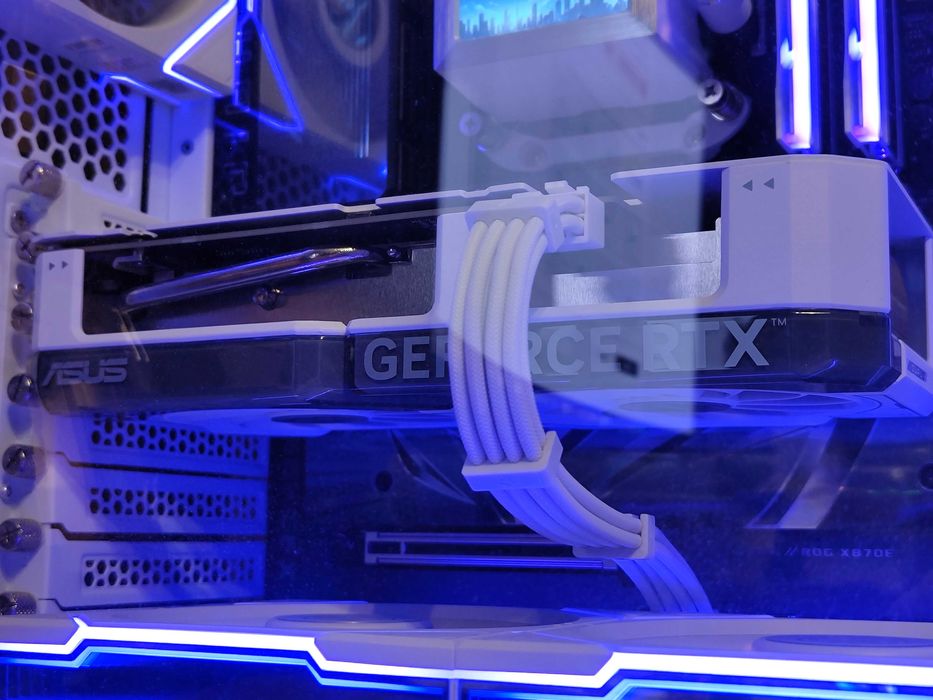 ASUS Dual RTX 4060 OC White Edition 8 GB + 1г. Гаранция