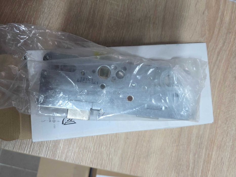 Broasca Încuietoare Roto C500 seria 5592P10, argintie