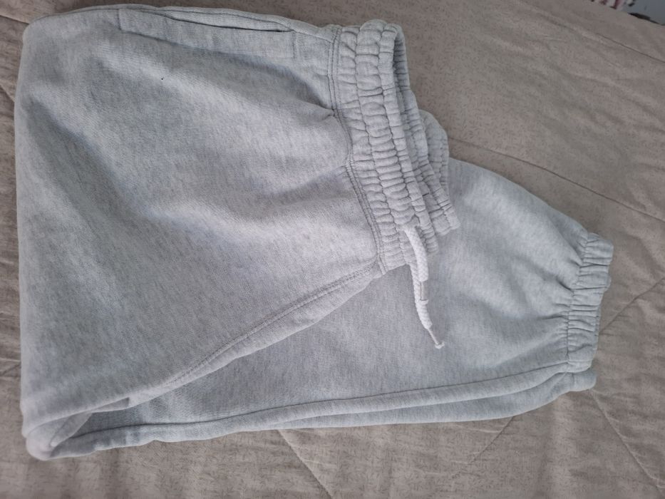 Продам трикошки на девочку 2 шт,