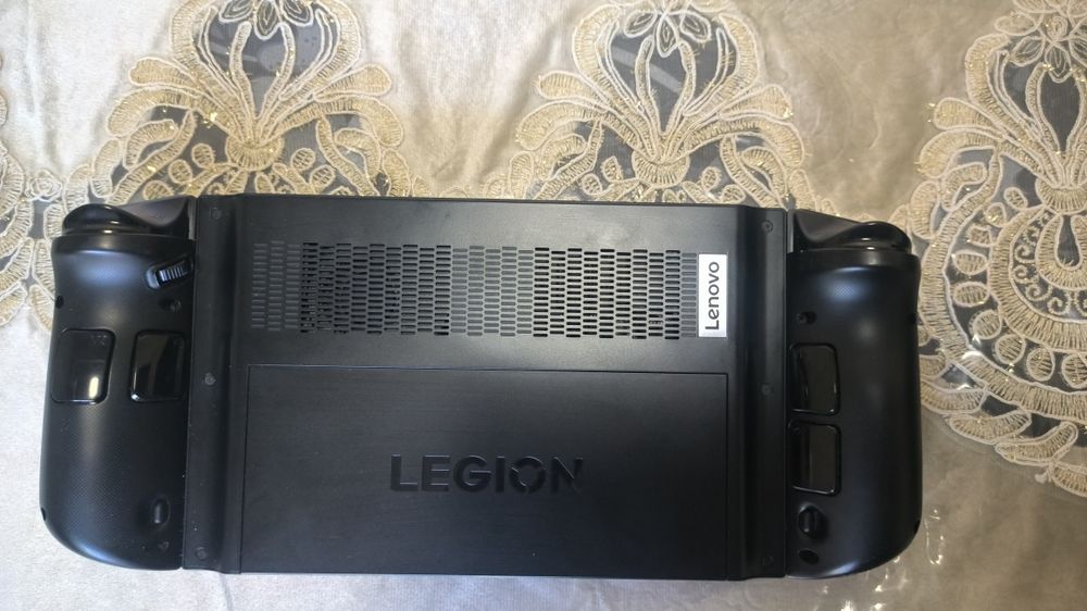 Lenovo Legion Go Z1 Extreme 16/512 / Идеал