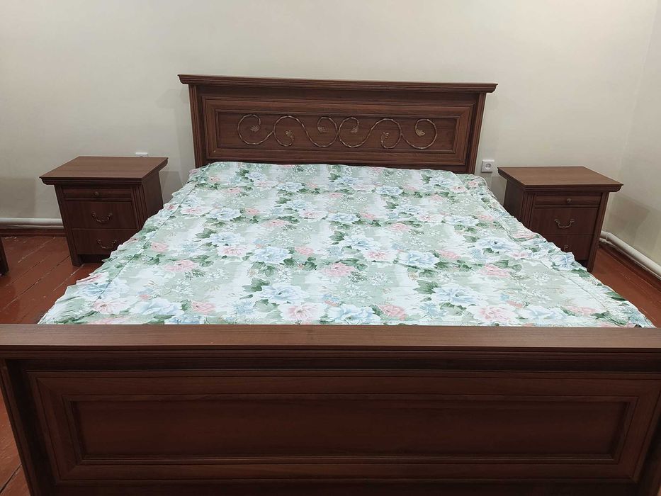 Продам спальный гарнитур