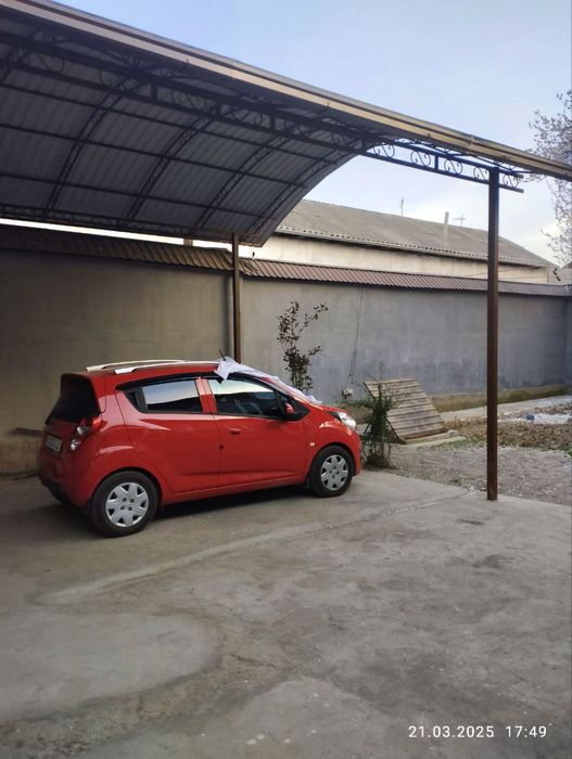 Окку́ргон ш.центр.ховли сотилади булиши.36$ оладигонлар тел килилар.