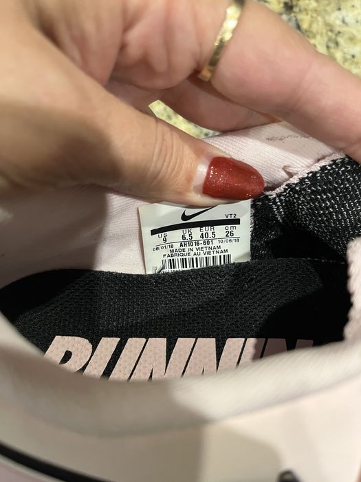 NIKE Маратонки 40,5 размер