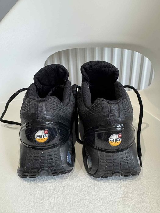 маратонки nike dn  38,5