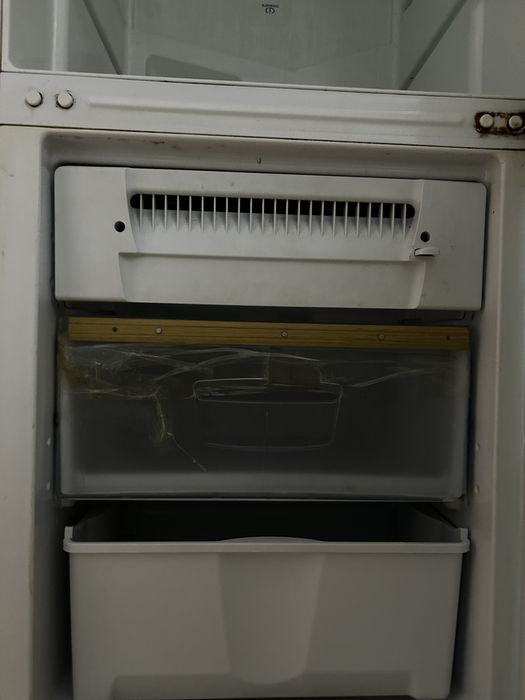 Холодильник Indesit  No Frost