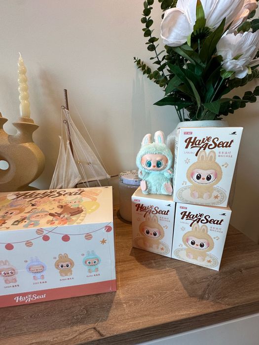 Оригинална Labubu Have a Seat Pop Mart – неотворена кутия