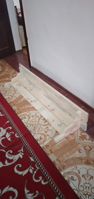 Вешалка из дерево