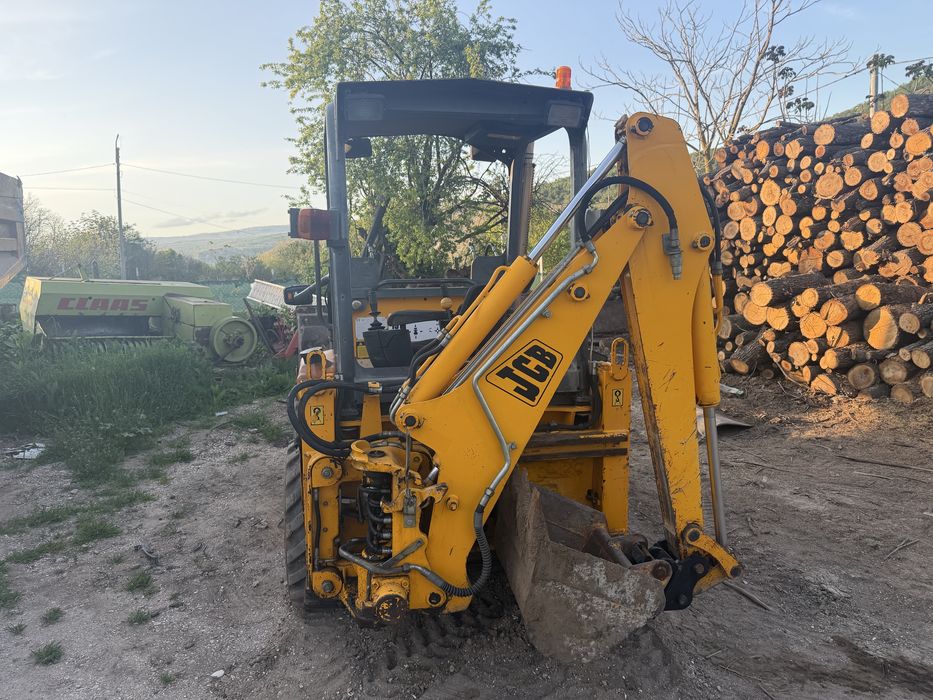 Продавам мини багер JCB 1CX 2000 година