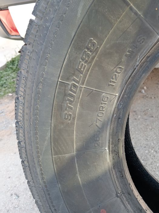 Зимние шины 265-70-R16