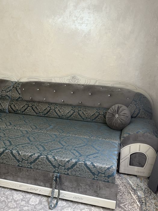 Продам диван срочно