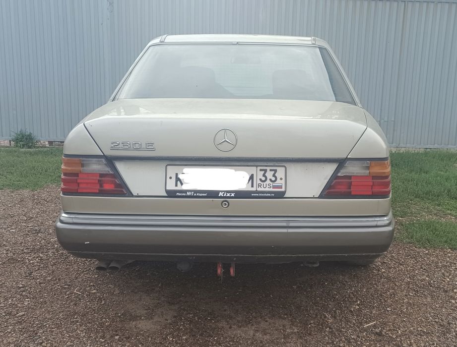 Продам машину Mercedes Benz 230E
