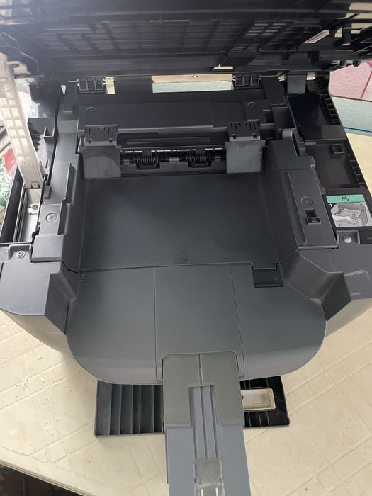 Canon MF4018 lazerli printer (kartrij va kabeli bor)