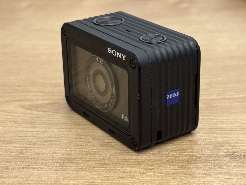 Cameră digitală ultra-compactă Sony RX0 + gimbal