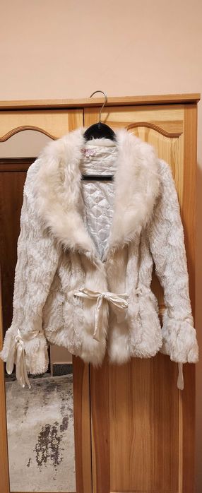 Елегантно дамско  палто