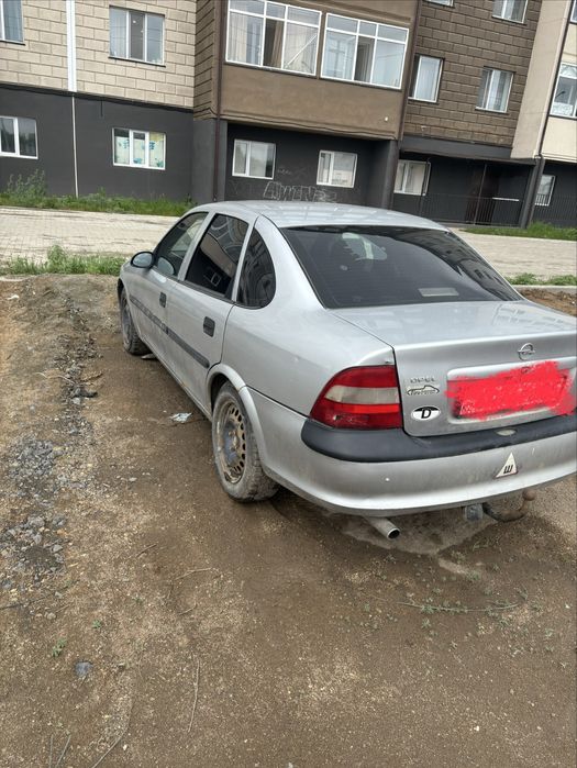 Продам Опель вектро б 1998