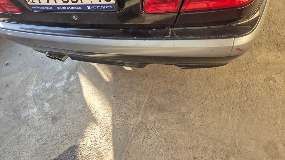 Продам бампер 210 рест