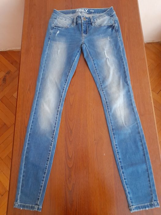 Дамски светлосини скини дънки с ниска талия