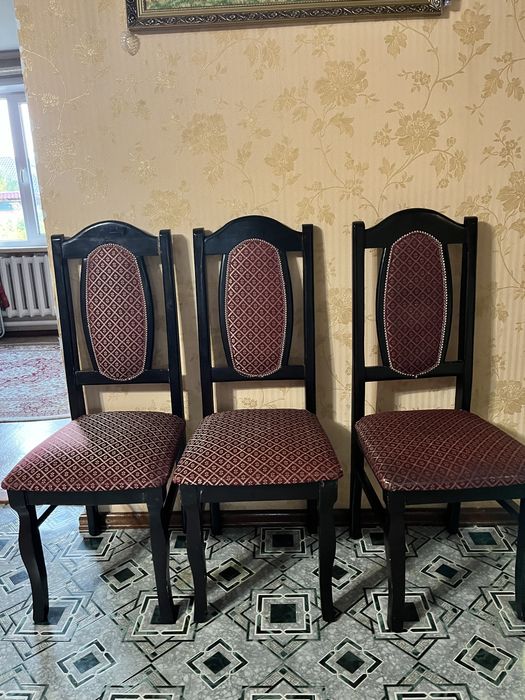 Продам деревянные стулья