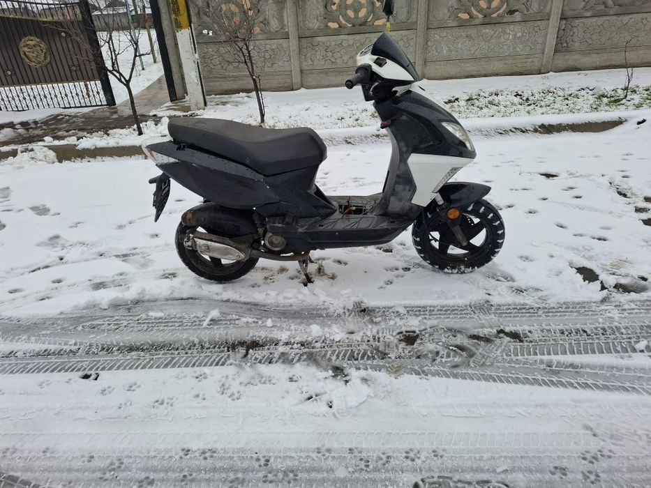 Vând sau schimb Scuter