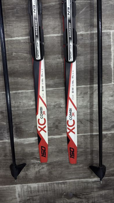 Продам лыжи с креплениями