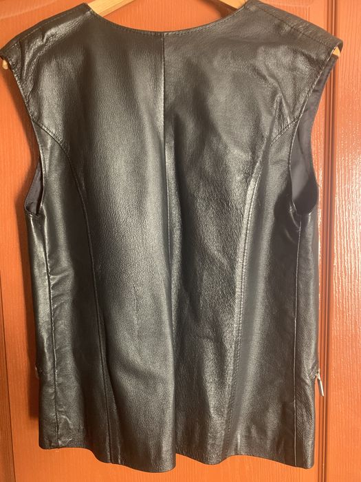 Дамски кожен елек