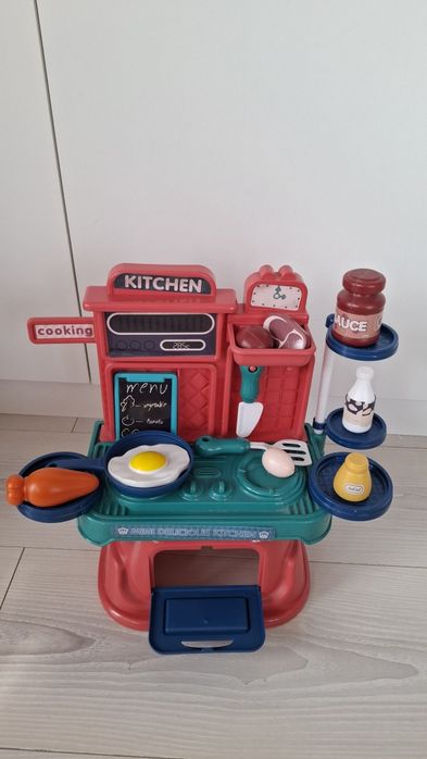 Лот от запазени играчки всичките за 25 евро