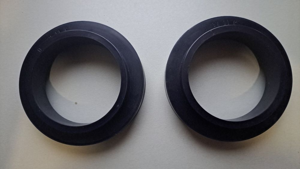 Vând flanșe înăltare față Suzuki Grand Vitara 2006