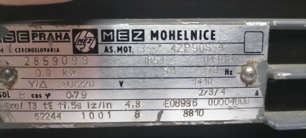 Ел. двигател  трифазен 0,9кв.1410об.мин.