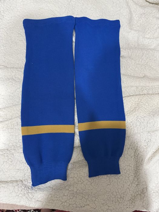 Продам хоккейные гамаши.